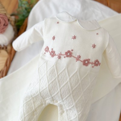 Saída de Maternidade Nicoly - Off White e Rose
